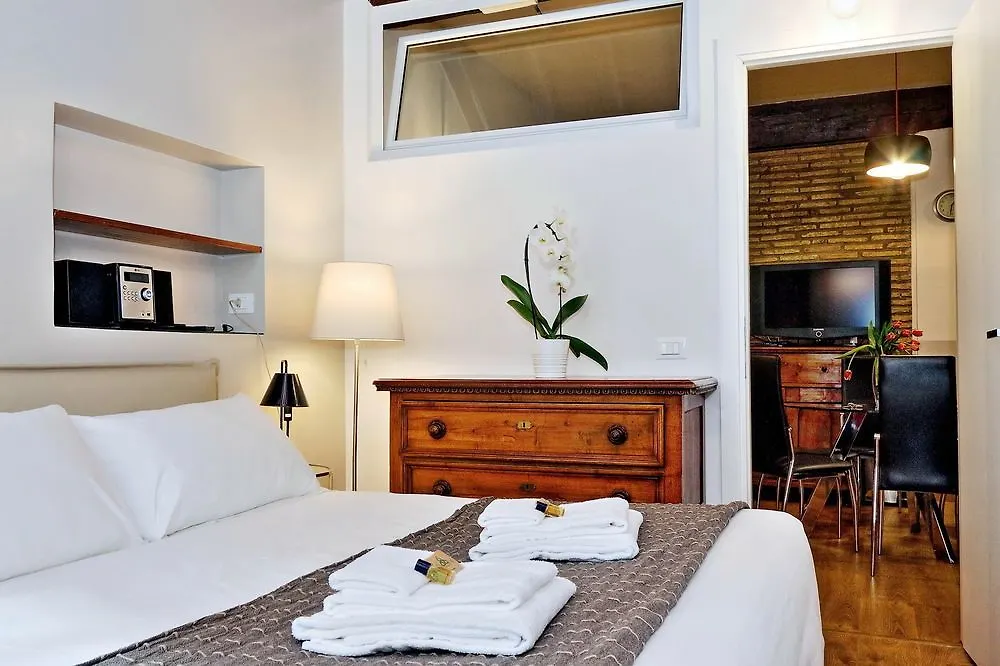 Il Glicine Via Giulia Otel Roma İtalya